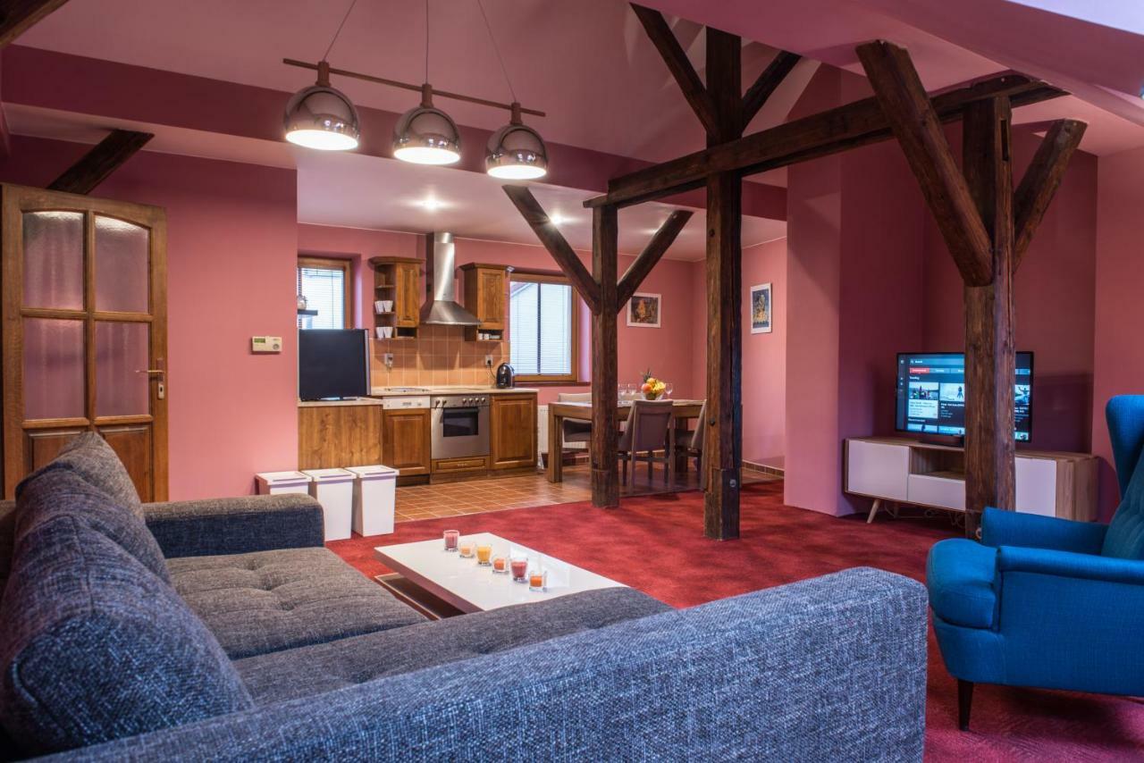 Spacious And Quiet Attic Flat In Centre Prague Exterior photo